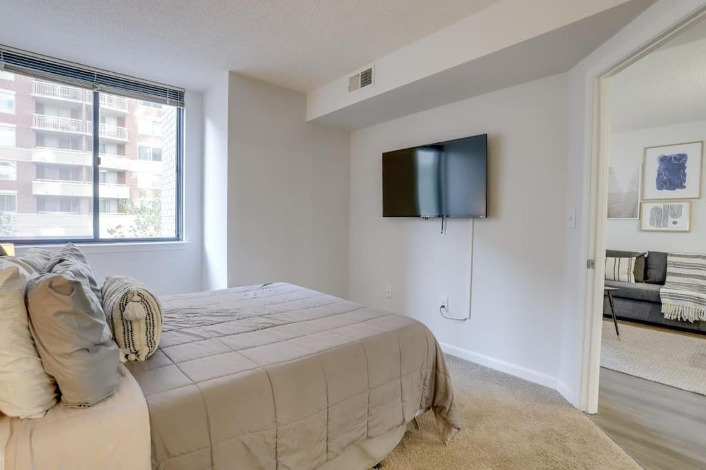 Sensational 1 Bedroom Condo At Ballston Place With Gym Arlington Buitenkant foto