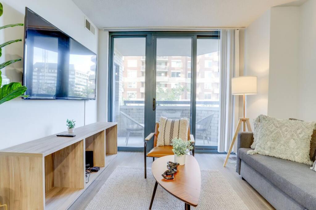 Sensational 1 Bedroom Condo At Ballston Place With Gym Arlington Buitenkant foto
